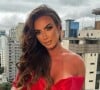 Nicole Bahls revela cirurgia plástica para ficar com cinturinha fina para o Carnaval