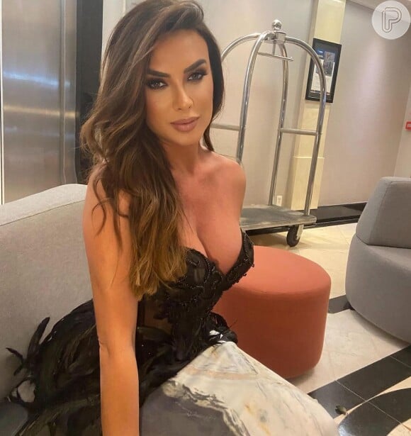 "Gente, eu sou uma embalagem, dependo da minha imagem e quero ficar com a cintura fininha para o verão", brincou Nicole Bahls nas redes sociais