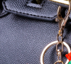 4 modelos de chaveiros para bolsas estilosos e chiques para você incrementar o seu look