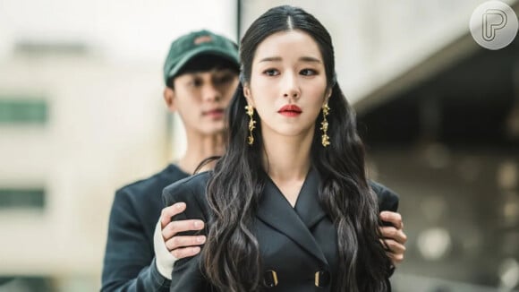 No dorama 'Tudo Bem Não Ser Normal', os protagonistas são Kim Soo-hyun e Seo Ye-ji, e vai tratar sobre a cura de uma escritora de livros infantis e um cuidador de pessoas com transtornos mentais.