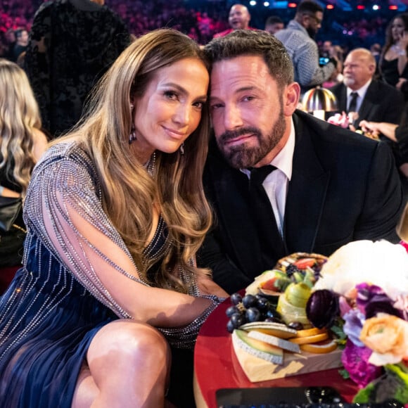 Fonte próxima afirmou que Ben Affleck estaria 'mexendo com a cabeça' de J.Lo, criando um ambiente instável para ela e as crianças