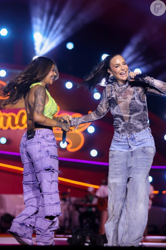 Calça diferentona de Ivete Sangalo com cós duplo em show de Ludmilla viraliza e web reprova: 'Que não vire moda'; veja o look!