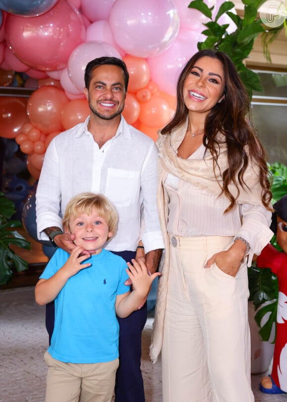 Thammy Miranda e Andressa Ferreira levaram o filho Bento ao aniversário de Sophia