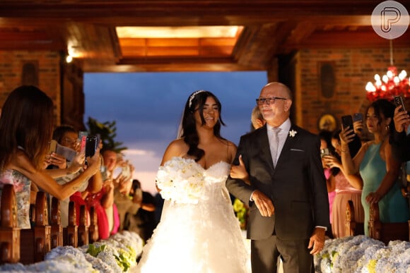 Vestido de Ary Mirelle no casamento com João Gomes teve estética de princesa