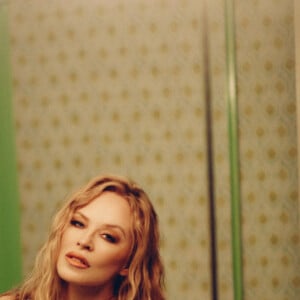 Kylie Minogue vem ao Brasil em 2025! A rainha australiana do pop anunciou, nesta quinta-feira (24), que se apresenta em São Paulo em agosto do ano que vem