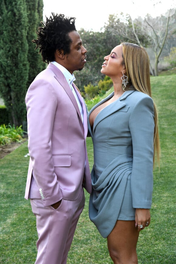 Beyoncé é casada com rapper Jay-Z, com quem tem três filhos: os gêmeos Sir e Rumi e a primogênita Blue Ivy