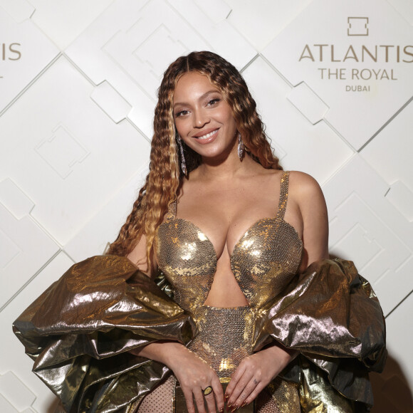 A alimentação permitida durante a dieta é à base de vegetais, como verduras, frutas, cereais, castanhas, sementes, legumes e grãos