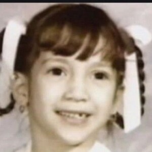 Jennifer Lopez já confessou que não recebia a devida atenção dos pais na infância