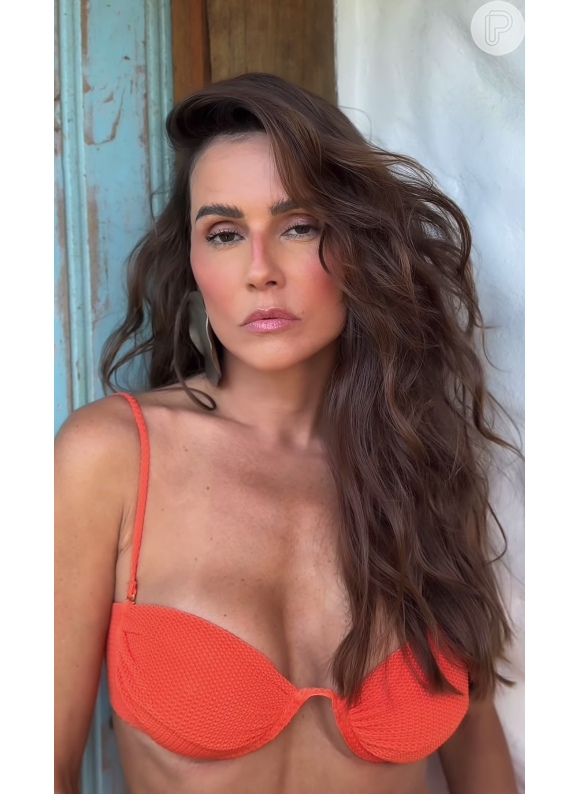 No último domingo (03), Deborah Secco compartilhou um vídeo exibindo toda sua sensualidade aos fãs