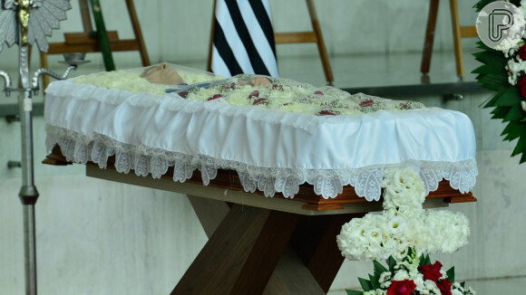 Corpo de Agnaldo Rayol é velado sob forte emoção de amigos e familiares