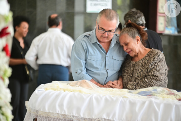 Corpo de Agnaldo Rayol foi velado pela família