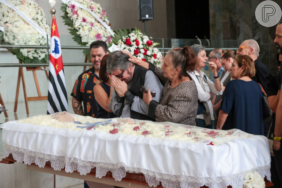 Morte de Agnaldo Rayol: família e amigos se despediram do cantor em velório