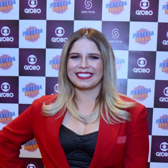 Marília Mendonça: 'Aqui em Caratinga, foi maravilhoso, o pessoal estava me esperando. Até contei que aconteceram alguns problemas com o voo, mas todo mundo ficou me esperando'