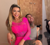 Filmada pelo filho, Andressa Urach grava vídeo pornô com 'cadeirante humorista': 'Vem sentar pro hot wheels'