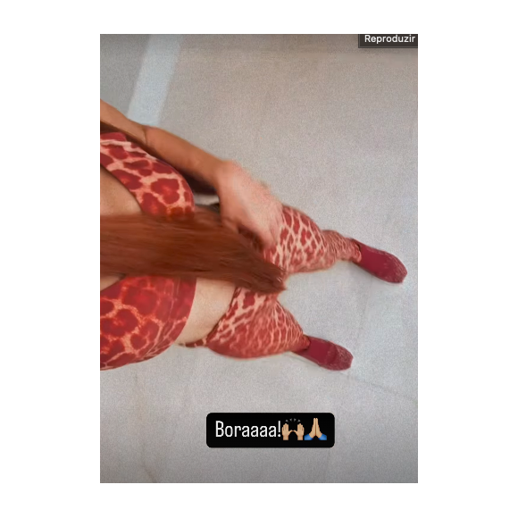 Por fim, no mesmo vídeo, Maiara ainda deu um close no seu corpo, mostrando um look coladinho animal print