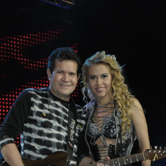 Ximbinha foi o guitarrista da banda Calypso, com a ex-esposa Joelma, de 1999 até 2015, quando o casal se separou