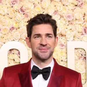 Em entrevista à People, John Krasinski disse ter ficado surpreso com o título de 'homem mais sexy do mundo em 2024' e comemorou o fato
