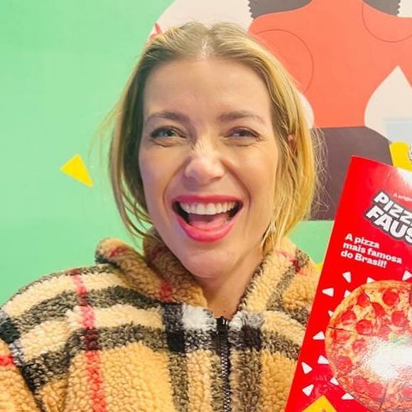 Luiza Possi comandará o reality show 'Mestres da AirFryer' na Band TV e, para comemorar o fim das gravações, posou de biquíni na web