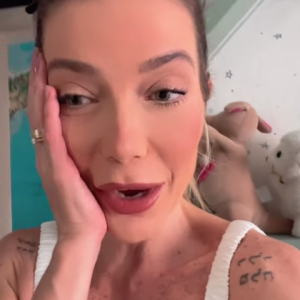 Em resposta às críticas, Luiza Possi gravou um vídeo nos stories desejando amor aos que a criticam