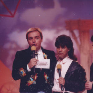 Gugu morreu após acidente doméstico nos EUA - na foto com Zezé Di Camargo e Luciano nos anos 1990