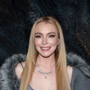 Lindsay Lohan revelou também sua rotina de skincare diária e maquiagem