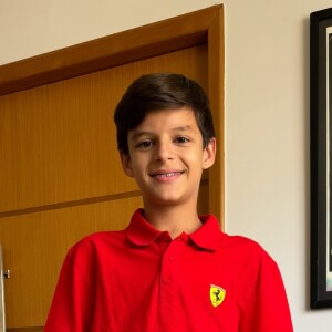 Bernardo impressiona pela semelhança com Cristiano Araújo