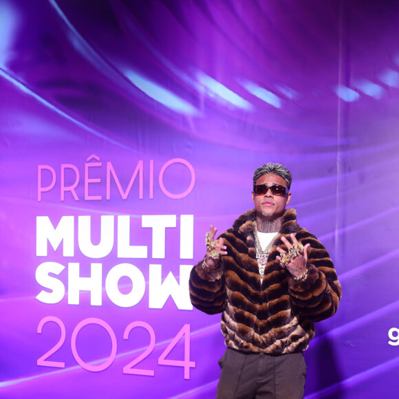 Prêmio Multishow 2024: MC Cabelinho ousou ao esbanjar estilo em tons de marrom no tapete vermelho