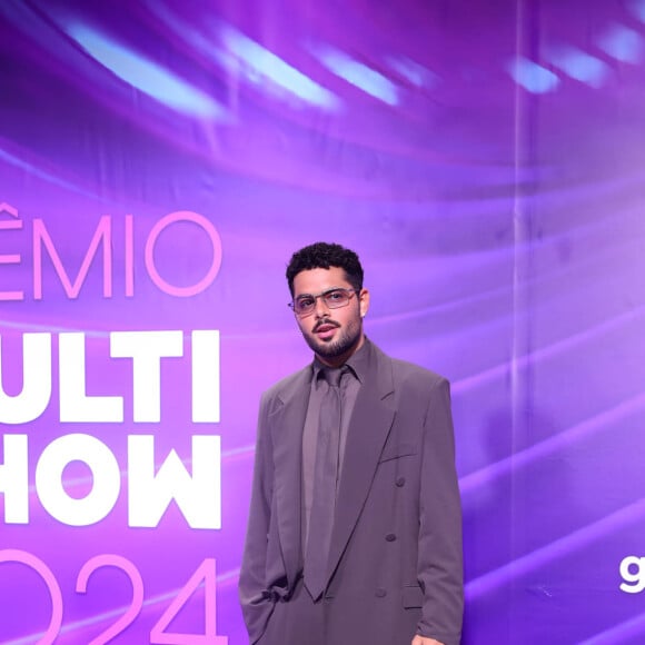 Prêmio Multishow 2024: Pedro Sampaio foi outro que misturou classe e modernismo em um terno oversized