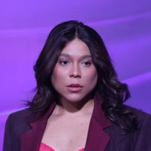 Prêmio Multishow 2024: Blogueirinha combinou um blazer com sutiã para o tapete vermelho