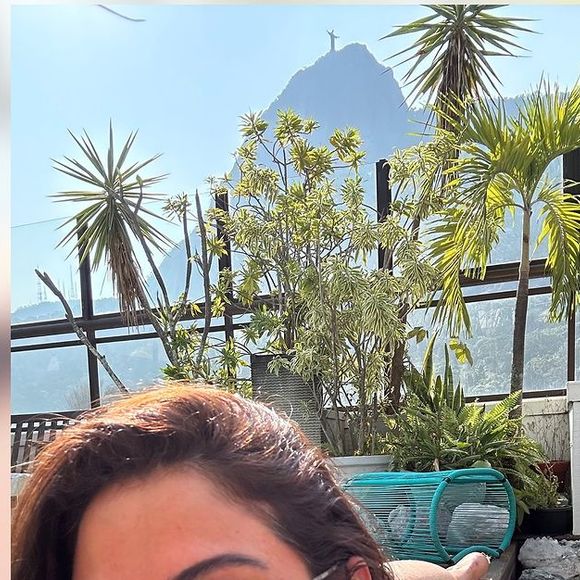 Nas redes sociais, Carol Castro não economiza em mostrar sua beleza e corpo definido