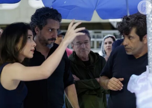 Marjorie Estiano tirou dúvidas sobre a cena em que Cora escala carro alegórico com o diretor Pedro Vasconcelos