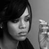 Desencantada do relacionamento, Rihanna direciona as energias ao trabalho