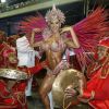 Graccyanne Barbosa apostou em uma uma fantasia minúscula e cheia de cristais no Carnaval de 2013
