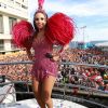 Toda de cor-de-rosa, Ivete Sangalo usou um look de diva, tema de seu Carnaval deste ano