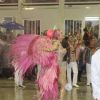 Rainha de bateria Raissa Machado desfila pela Viradouro no primeiro dia do Carnaval do Rio de Janeiro