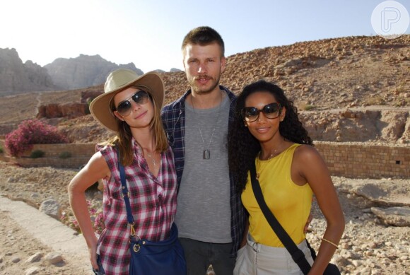Alinne Moraes, Rodrigo Hilbert e Taís Araújo viajaram juntos para a Jordânia para gravar cenas de 'Viver a Vida'