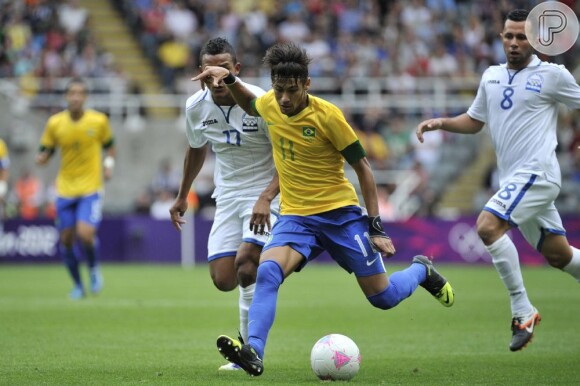 Neymar é jogador do Santos e fixo da Seleção Brasileira de Futebol, foto em agosto de 2014