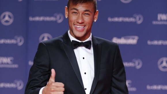 Neymar é o 8º jogador mais bem pago do mundo com quase R$ 40 milhões na conta