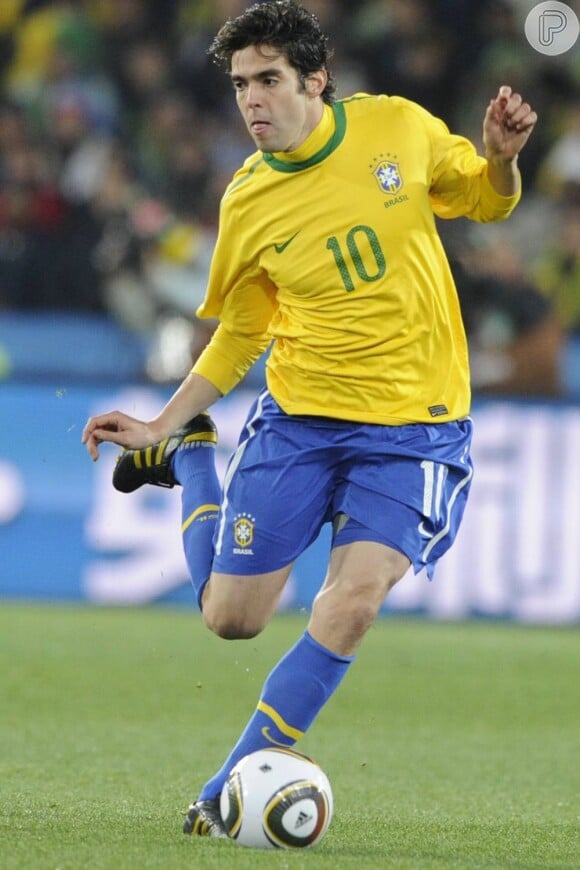 Na luta para defender a camisa verde e amarela na próxima Copa do Mundo, o  jogador Kaká completa 31 anos nesta segunda-feira, 22 de abril de 2013