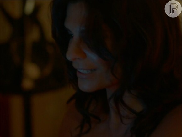 Helena Ranaldi também estrela no clipe da música 'Somente Nela', de Paulinho Moska