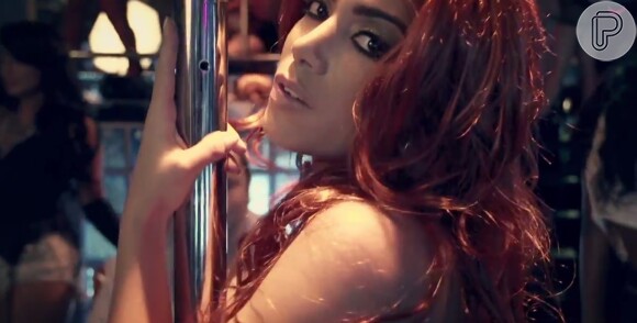 Anitta é uma dançarina de pole dance no clipe de 'No Meu Talento'