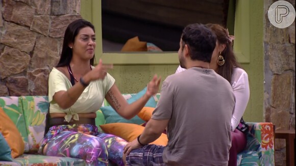 Amanda chora ao lembrar o fora que levou de Fernando no 'BBB15' quando carioca escolheu ficar com Aline, em 27 de fevereiro de 2015