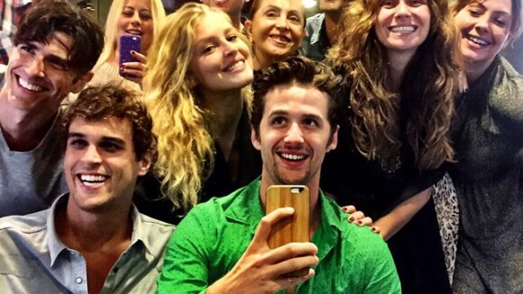 Giovanna Antonelli surge em selfie durante intervalo de filmagem: 'Bagunça boa'