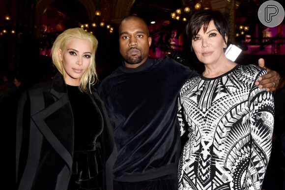 A mãe de Kim Kardashian, Kris Jenner, também a acompanhou no evento de moda