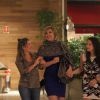 Fernanda Souza se diverte ao lado de Claudia Raia, Enzo Celulari e Sophia Raia após jantar em um shopping do Rio de Janeiro