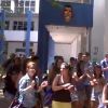 Estudantes da UniRio gritaram palavras de protesto contra a TV Globo enquanto Angélica deixava o local