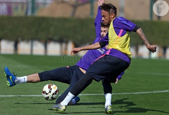 Neymar marcou presença no treino do Barcelona realizado nesta quarta-feira (11 de março de 2015)