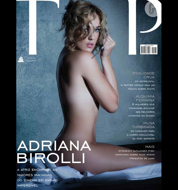 Adriana Birolli posou, ainda loira, totalmente nua para capa de revista