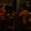 Thaila Ayala bateu papo com moreno durante jantar em restaurante no Rio de Janeiro