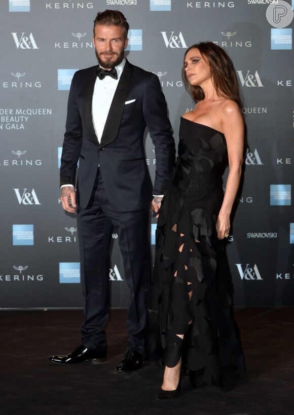 David Beckham revela em entrevista ao jornal 'Daily Mail' que sua mulher, Victoria, é quem escolhe 99% de suas roupas